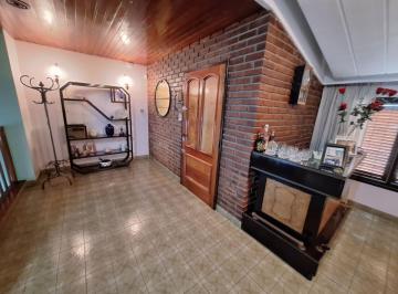 Casa de 8 ambientes, La Matanza · Venta - Chalet de Categoria. 4 Habs, 3 Baños, Quincho C/parrilla, Piscina 3 m Prof, Cochera, Parque