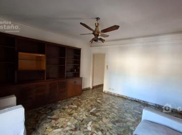 PH · 73m² · 3 Ambientes · PH 2do Piso por Escalera Al Frente. 3 Ambientes con Balcón Antiguo.