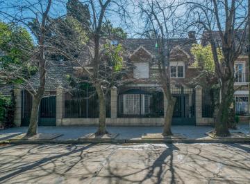 Casa · 366m² · 7 Ambientes · 1 Cochera · Casa en Venta, en Acassuso, 4 Dorm..