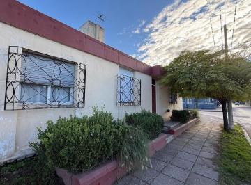 Casa · 180m² · 4 Ambientes · Gran Casa a La Venta en Arguello Norte de 4 Dorm. - Ideal Para Inversor o Familia.