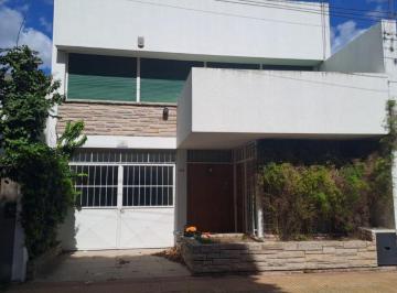 Casa de 6 ambientes, La Plata · Casa a La Venta - Parque y Pileta - La Plata