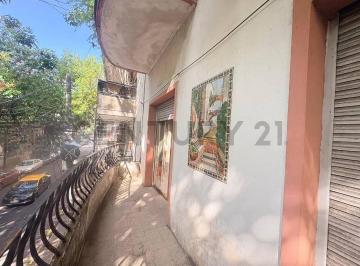 Departamento · 80m² · 3 Ambientes · Semipiso 3 Ambientes con Dependencia | Luminoso | ¡Oportunidad Flipping! | Almagro