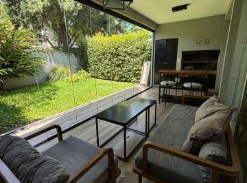Casa · 122m² · 5 Ambientes · 2 Cocheras · Venta Ovejitas Dúplex 5 Ambientes en Las Lomas de San Isidro, con Jardín y 2 Cocheras