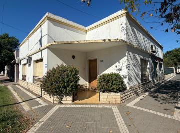 Casa de 5 ambientes, Cañuelas · Casa Centrica en Venta Cañuelas Apta Credito