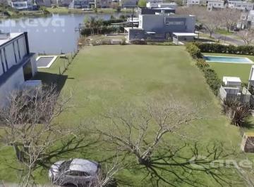 Terreno · 960m² · Lote en Barrio Islas El Canton