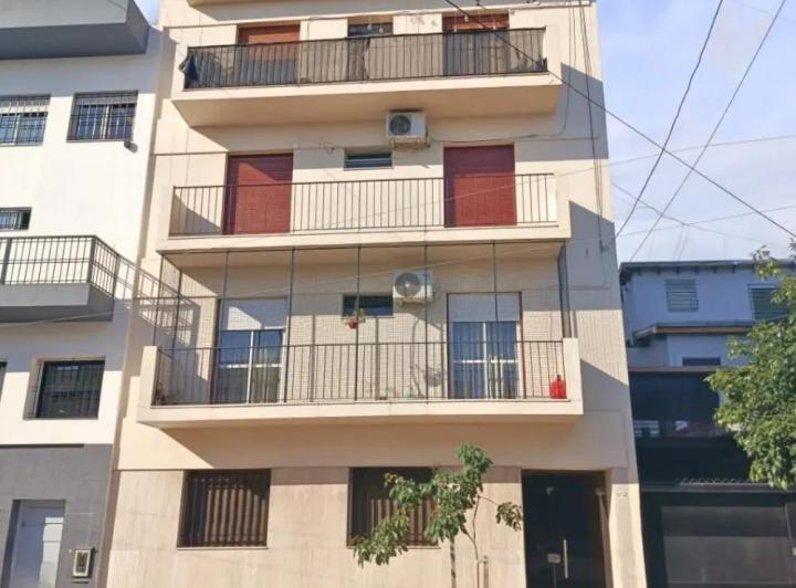 Alquiler Departamento de 3 Ambientes en Mataderos