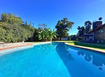 Casa · 199m² · 4 Ambientes · 2 Cocheras · Casaquinta "El Casco" Lote 1.620 m² + Casa Huéspedes + Piscina