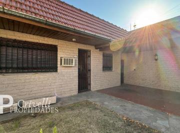Casa · 120m² · 2 Ambientes · 1 Cochera · Venta | Casa