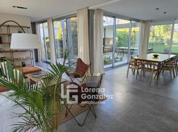 Casa · 342m² · 4 Ambientes · 6 Cocheras · Haras Santa Maria Casa en Venta