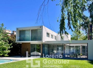 Casa · 342m² · 4 Ambientes · 6 Cocheras · Haras Santa Maria Casa en Venta