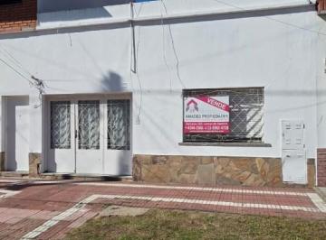 PH · 87m² · 4 Ambientes · 1 Cochera · Casa PH Al Frente con Entrada Independiente: 4 Amb con Cochera y Patio, Ubicada en Cangallo 1421 Te