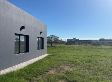 Casa · 227m² · Casa en Alquiler en San Sebastian, Escobar, G. B. a. Zona Norte