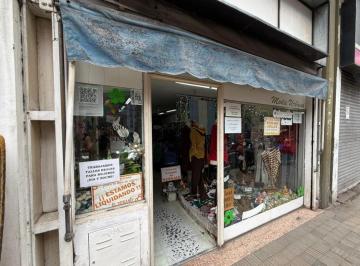 Local comercial · 157m² · 3 Ambientes · Local en Rosario