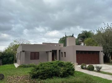 Casa de 7 ambientes, Córdoba · Propiedad en Alquiler Country del Jockey