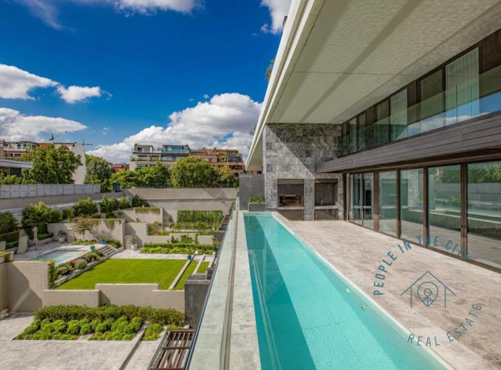 Departamento · 300m² · 4 Ambientes · 5 Cocheras