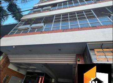 Departamento de 4 ambientes, La Matanza · Departamento de 110 m² con 3 Dorm. en Venta en Ramos Mejía. Flipping.
