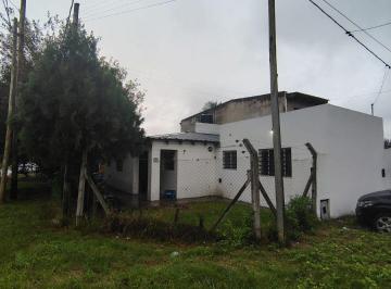Casa de 4 ambientes, La Plata · Casa en Alquiler en Calle, San Carlos