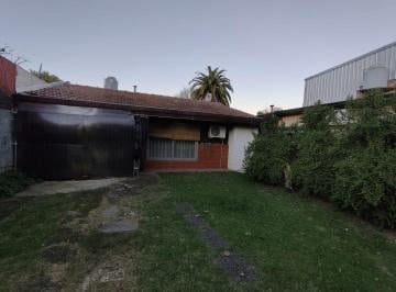Casa de 3 ambientes, Berazategui · Oportunidad Apto Credito, Casa 3 Ambientes con Jardin y Cochera