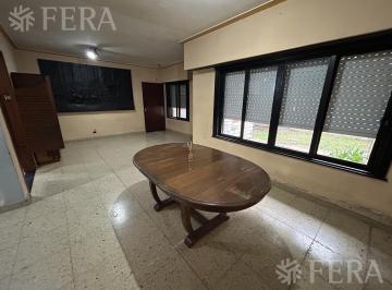 Casa · 104m² · 3 Ambientes · 2 Cocheras · Venta Casa 3 Ambientes con Quincho y Parrilla en San Francisco Solano