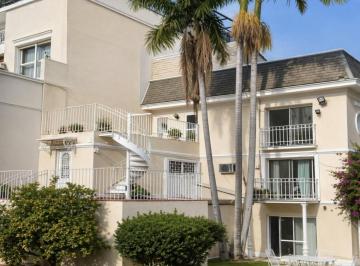 Casa · 431m² · 6 Ambientes · Venta Única Casa en Barrio Parque – Esquina, Jardín Irrepetible y Gran Potencial