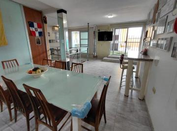 Casa de 4 ambientes, Álvarez · Complejo Habitacional (3 Unidades)