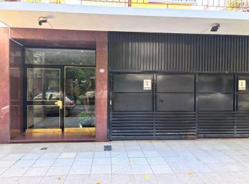 Departamento de 4 ambientes, Colegiales · Semipiso 4 Ambientes - Balcón y Cochera - Exc. Ubicación