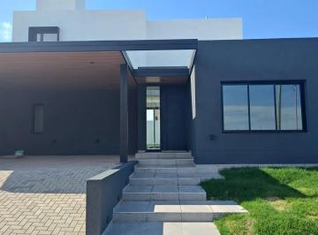 Casa de 4 ambientes, Córdoba · Se Vende Casa con Dormitorio en Planta Baja en Rincones de Manantiales