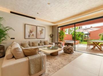 Casa · 217m² · 5 Dormitorios · 2 Cocheras · Casa, 4 Dorm., Amenities, Altos de Puente Romano, Marbella, España