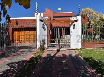 Casa · 654m² · 9 Ambientes · 5 Cocheras · Venta Casa en Maipu