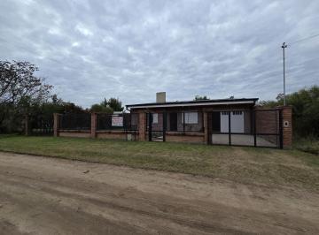 Casa · 325m² · 3 Dormitorios · 1 Cochera · Casa en Calle del Amanecer Al 1500