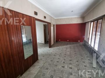 Casa · 155m² · 6 Ambientes · 1 Cochera · Casa de 3 Dorm. en Venta, La Plata