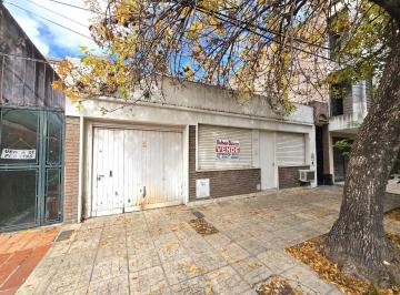Casa · 184m² · 2 Dormitorios · 1 Cochera · Casa en Candido Pujato Al 2900