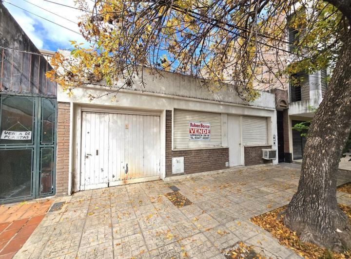 Casa · 184m² · 2 Dormitorios · 1 Cochera