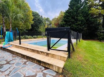 Quinta vacacional · 235m² · 6 Ambientes · 1 Cochera · Hermosa Casa Quinta en Venta - Parque Natura