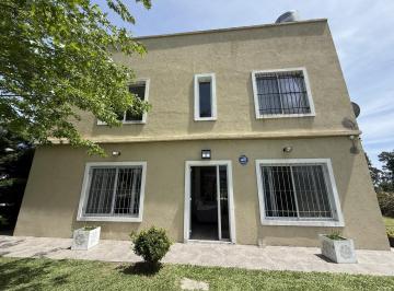 Casa · 240m² · Casa en Venta