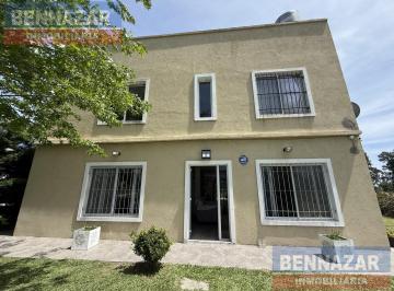 Casa · 240m² · 5 Ambientes · 1 Cochera · Casa en Venta