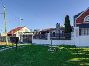 Casa · 201m² · 3 Ambientes · 1 Cochera · Venta Casa 3 Ambientes con Cochera Punta Mogotes Apto Credito