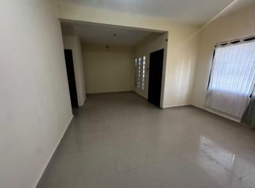 Casa · 120m² · 5 Ambientes · 1 Cochera · Alquiler Casa 4 Dorm. con Garage, Jardin y Terraza en Berazategui