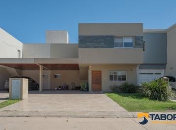 Casa · 173m² · 3 Ambientes · 2 Cocheras · Moderno y Amplio Dúplex en Venta | 3 Dorm. Patio Pileta | Chacra del Norte II