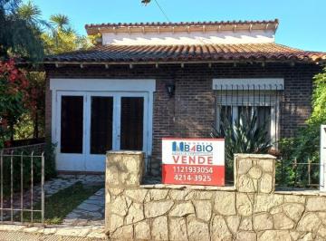 Casa · 179m² · 4 Ambientes · 2 Cocheras · Casa en Venta 4 Ambientes Jose Marmol
