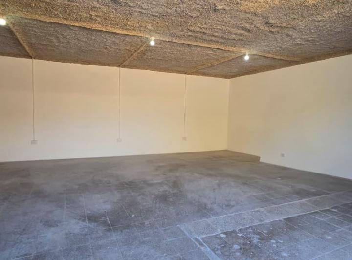 Bodega-Galpón · 120m² · 8 Ambientes