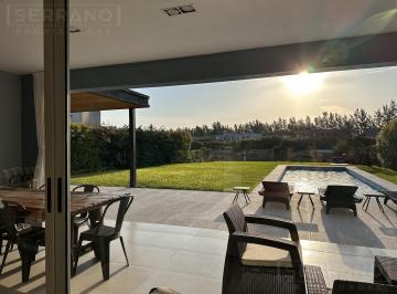 Casa · 270m² · 7 Ambientes · 5 Cocheras · Casa en Venta de 6 Ambientes con Pileta y Vista Al Lago en La Comarca, General Pacheco Tigre