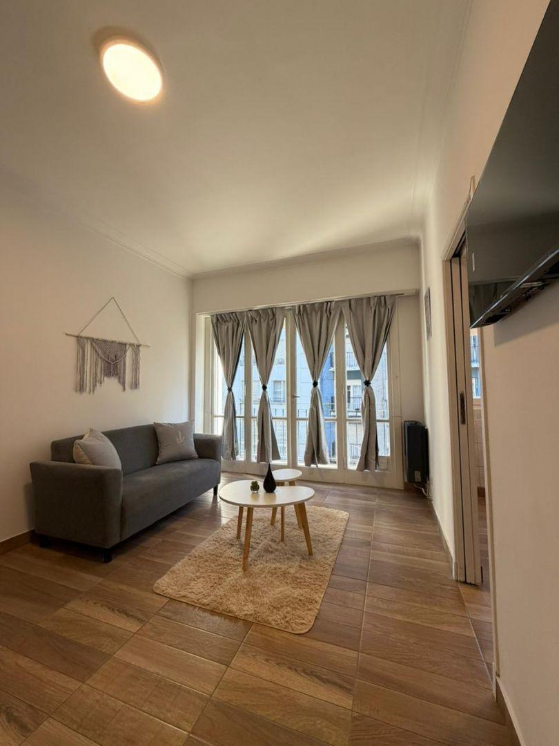 Venta de Departamento 2 amb, 40m² a la calle con balcón — Centro