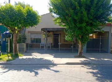 Casa · 240m² · 4 Ambientes · 1 Cochera · Casa en Trujui