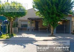 Casa · 240m² · 4 Ambientes · 1 Cochera · Casa en Trujui