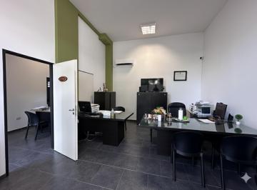 Local comercial · 36m² · 2 Ambientes · 1 Cochera · Local Comercial