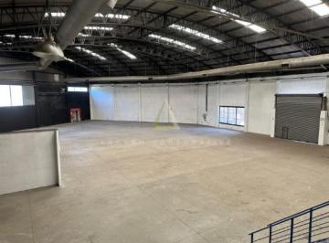 Bodega-Galpón · 1650m² · Galpón en Alquiler en El Triángulo