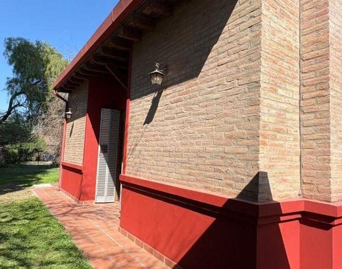Casa · 106m² · 7 Ambientes · 1 Cochera