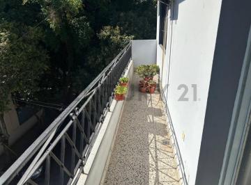 PH · 72m² · 3 Ambientes · PH en Venta de 3 Amb Al Frente con Terraza y Parrilla - Sin Expensas