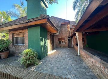 Casa · 211m² · 5 Ambientes · 2 Cocheras · Venta Casa 5 Ambientes en Ituzaingó Norte!